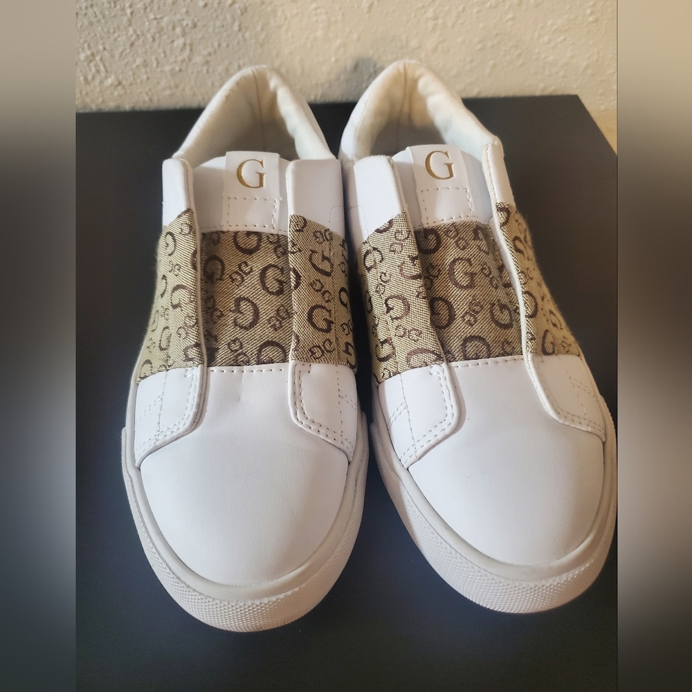 Guess- Women Shoes- Size 5 1/2 M